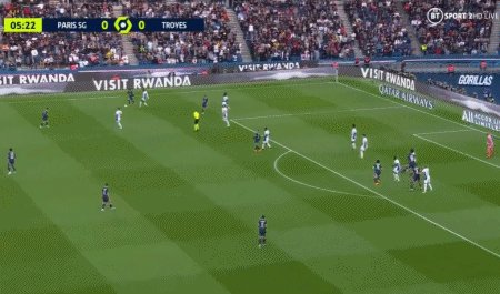 1652050546680065294.gif